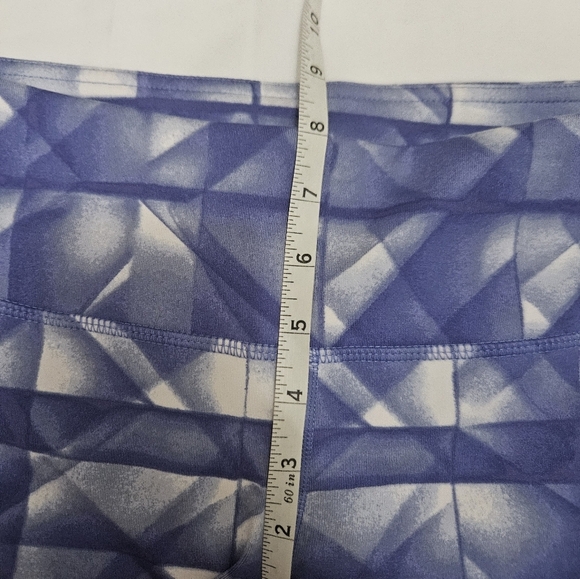 Athleta Geometric Pattern Cropped Leggings! - Picture 5 of 6
